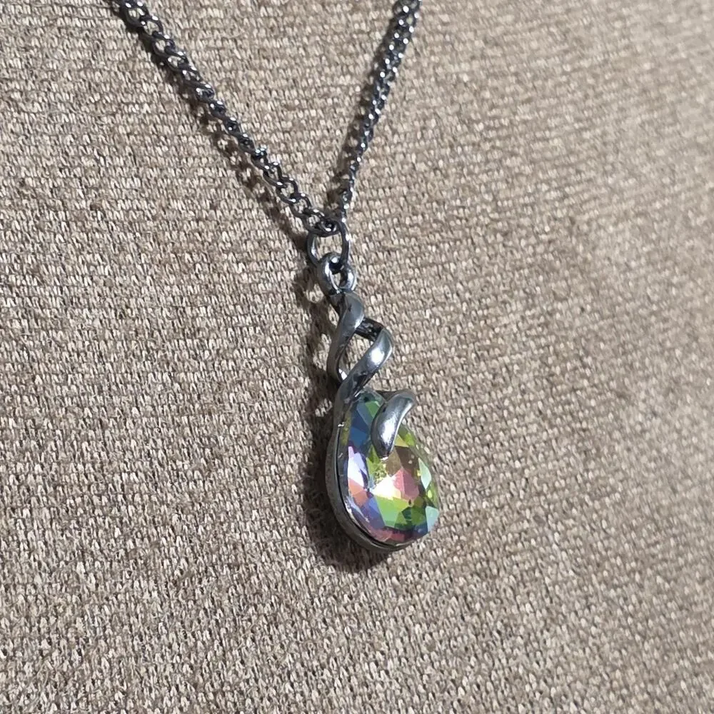 Silver Tone Layered Hammered Circle Pendant Necklace & Matching Dangle Earrings
